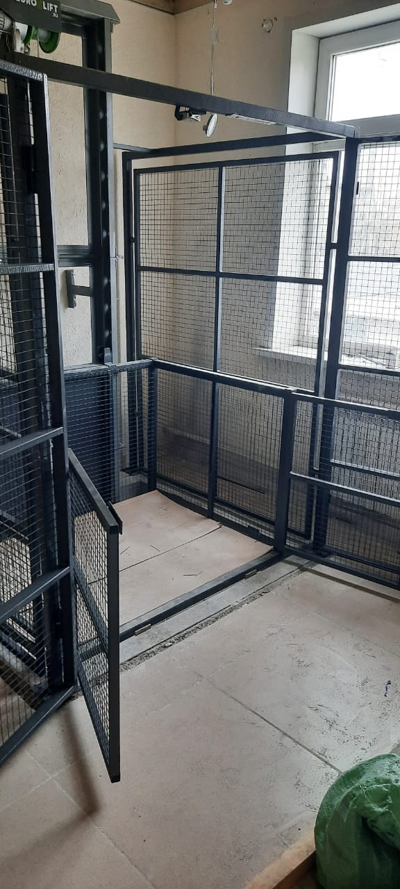 Грузовой подъёмник пчёлка ПГ-К 250 с внешним этажным ограждением, 250 кг, Екатеринбург