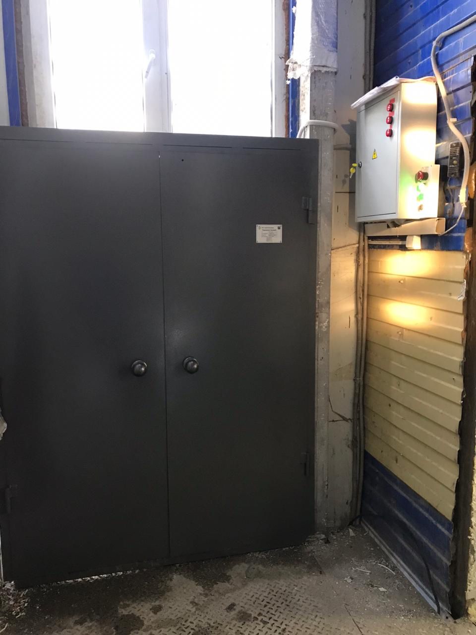 Подъемник грузовой в металлокаркасной шахте, 1000 кг, Саранск